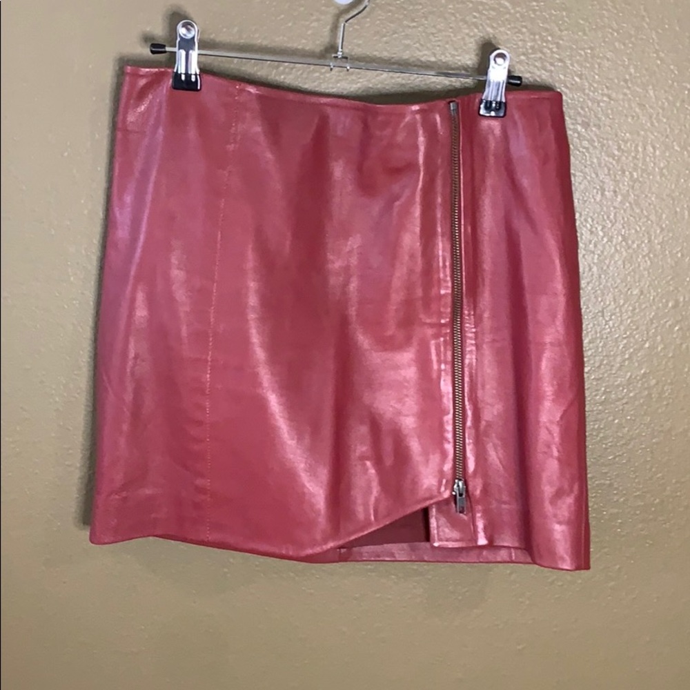 LEITH 8 red (real)leather mini skirt zip front